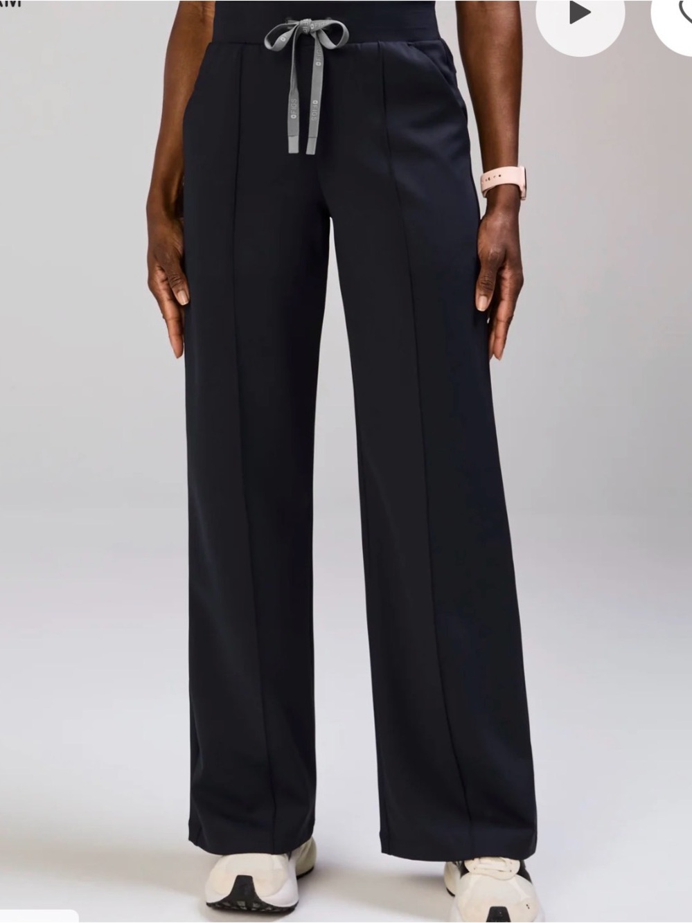 FIGS Salina High-Rise Wide-Leg Scrub Pants in navy, size medium